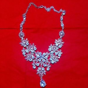 RHINESTONE NECKLACE